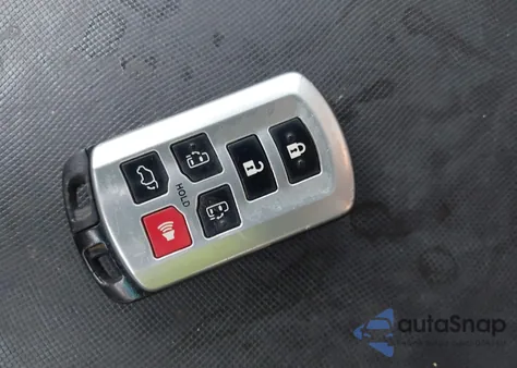 2014 Toyota Sienna Xle V6 8 Passenger z USA, uszkodzony, nr VIN 5TDYK3DC4ES479014